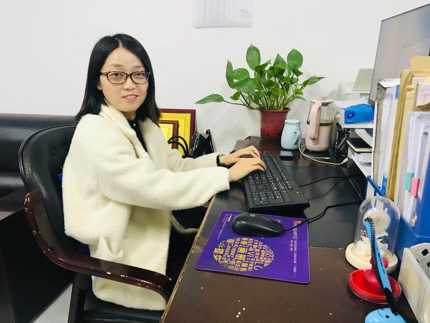 就业工作先进个人风采展示:孔伊莎老师